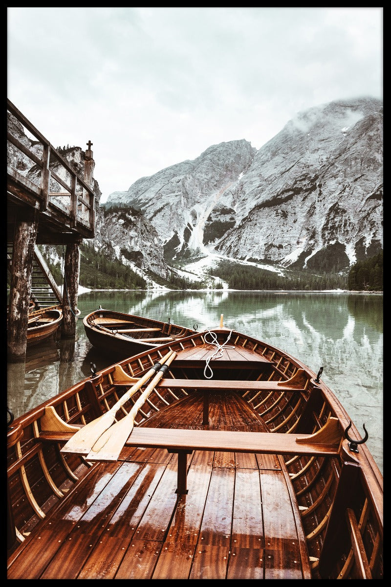 Boote auf Braies Lake-Plakat