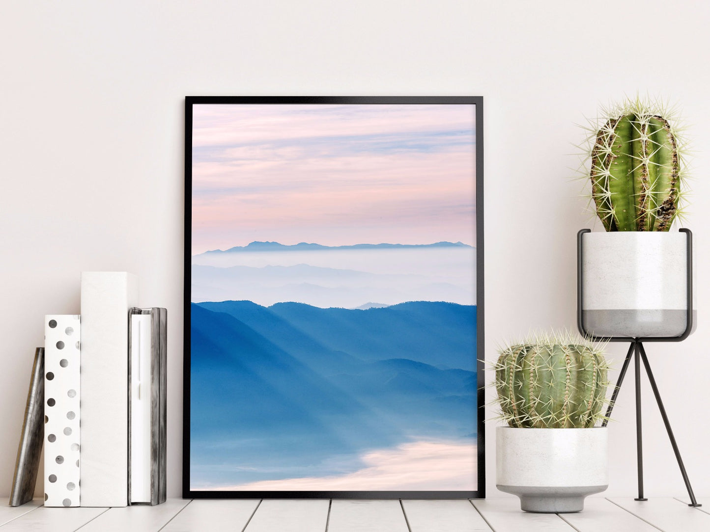 Sonnenstrahlen auf dem Bergposter