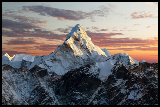  Plakate zum Berg Ama Dablam